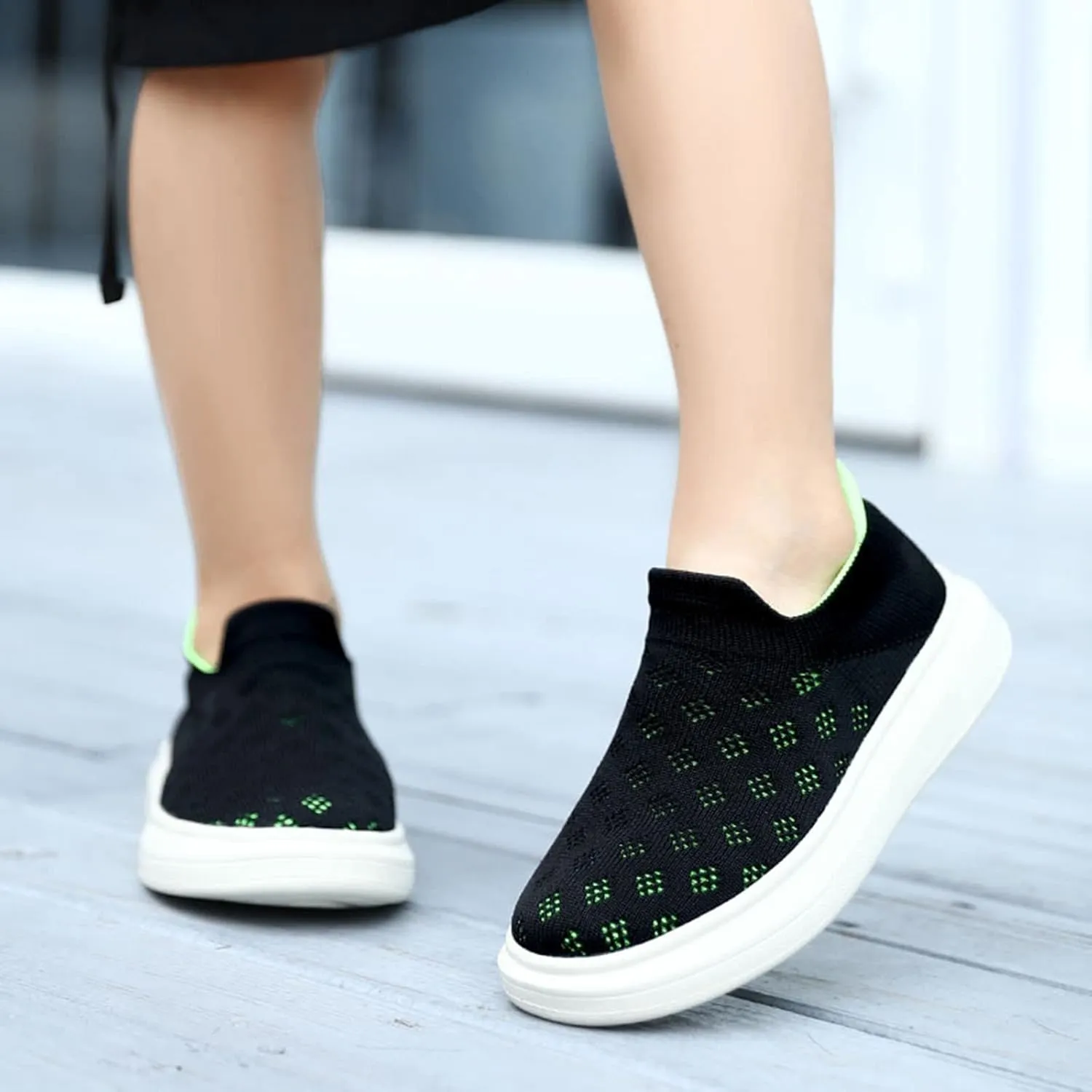 Kids Girls Boys Running Sneakers Lightweight Breathable Mesh Sports Shoes Girls Tennis Shoes Slip On Loafers