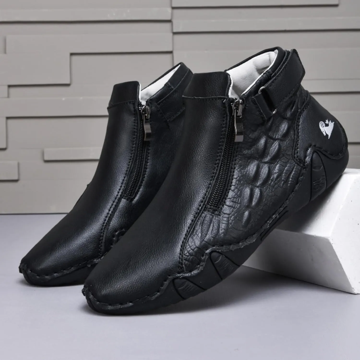 Mens Mid-Top Leather Chukka Ankle Boots with Side Zipper Casual Comfortable Round Toe Non-Slip Flats Loafers for Walking Outdoor Hiking
