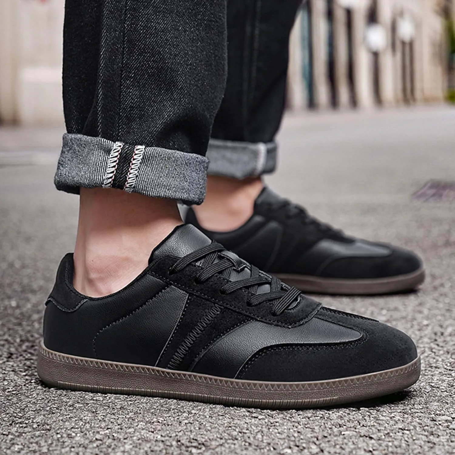 Mens Retro Skateboarding Shoes with Flats Bottom Anti-Slip Lightweight Water-Proof Wear-Resistant Outdoor Leather Sneakers Fashional Board Skate Athletic Training Sports