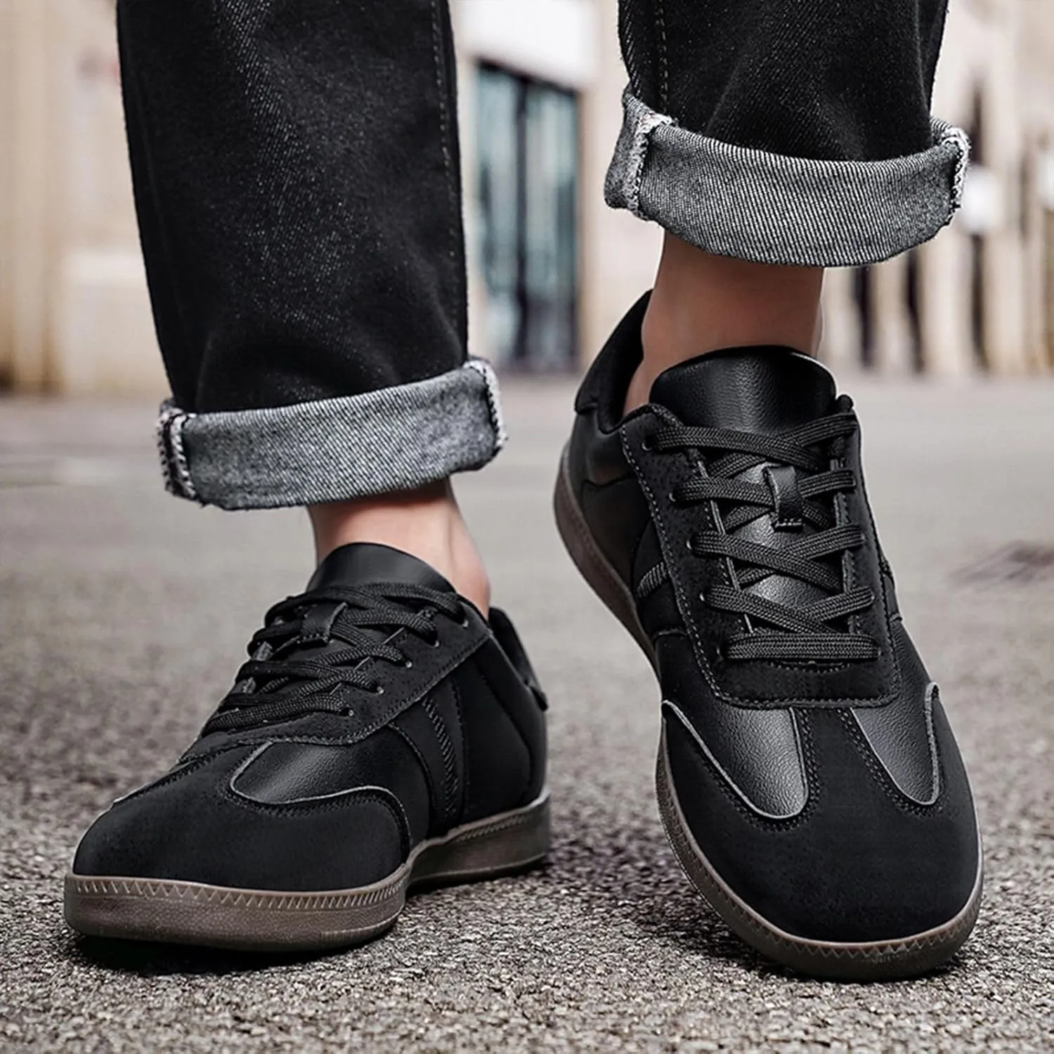Mens Retro Skateboarding Shoes with Flats Bottom Anti-Slip Lightweight Water-Proof Wear-Resistant Outdoor Leather Sneakers Fashional Board Skate Athletic Training Sports