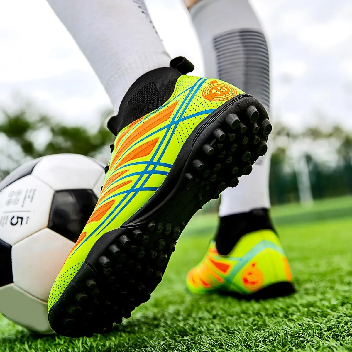 Men??s Soccer Shoes Cleats Football Boots Professional Training Outdoor Indoor Sneaker High-Top Spike Breathable Athletic