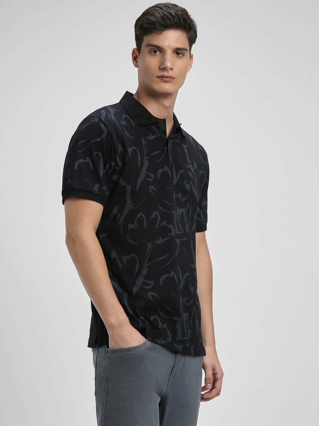 Men's Spread Collar Slim Fit Aop Black T-shirt