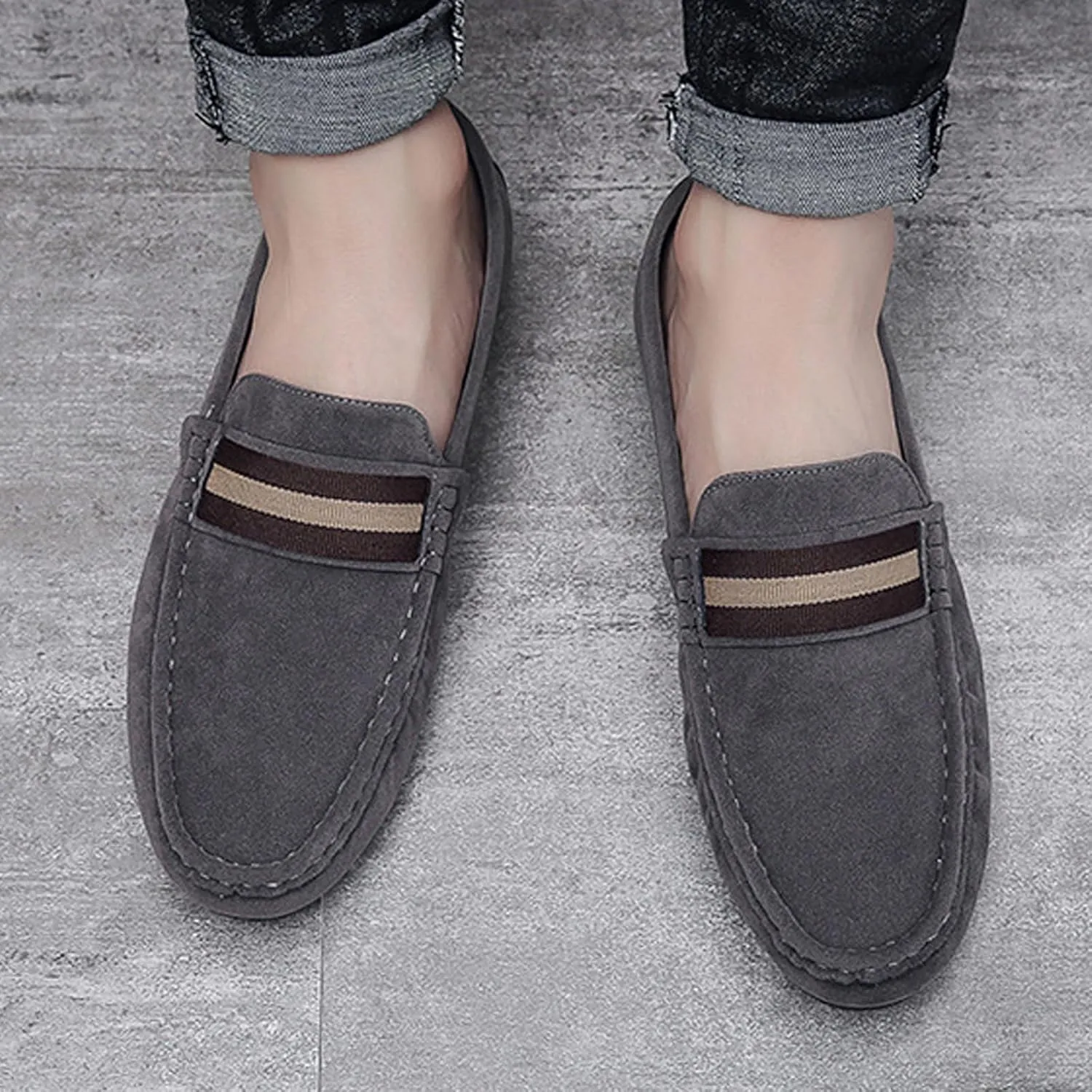 Men's Suede Flat Penny Loafers Retro Round Toe Non-Slip Slip-On Casual Walking Shoes Breathable and Comfortable Driving Shoes