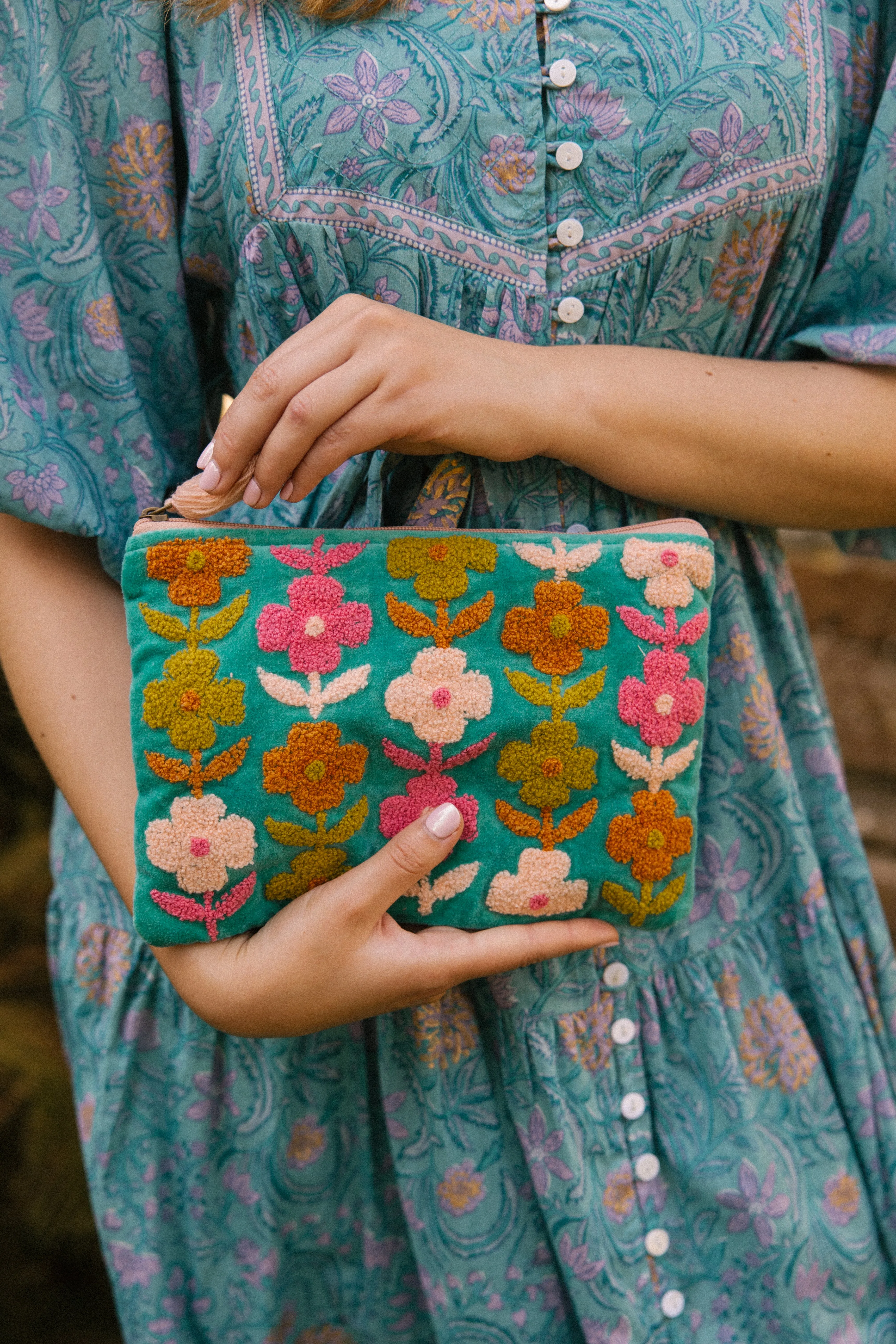 Rambling Flower Pouch -Aqua