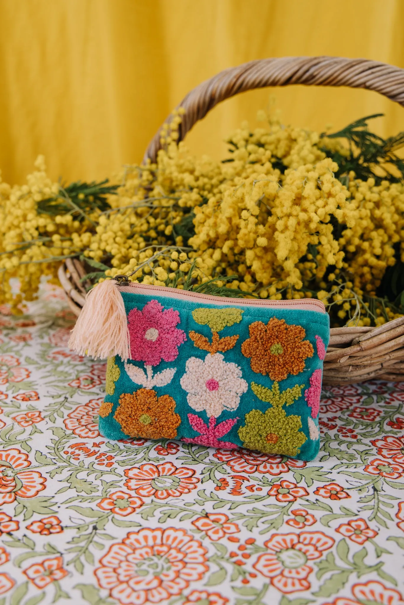 Rambling Flower Pouch -Aqua