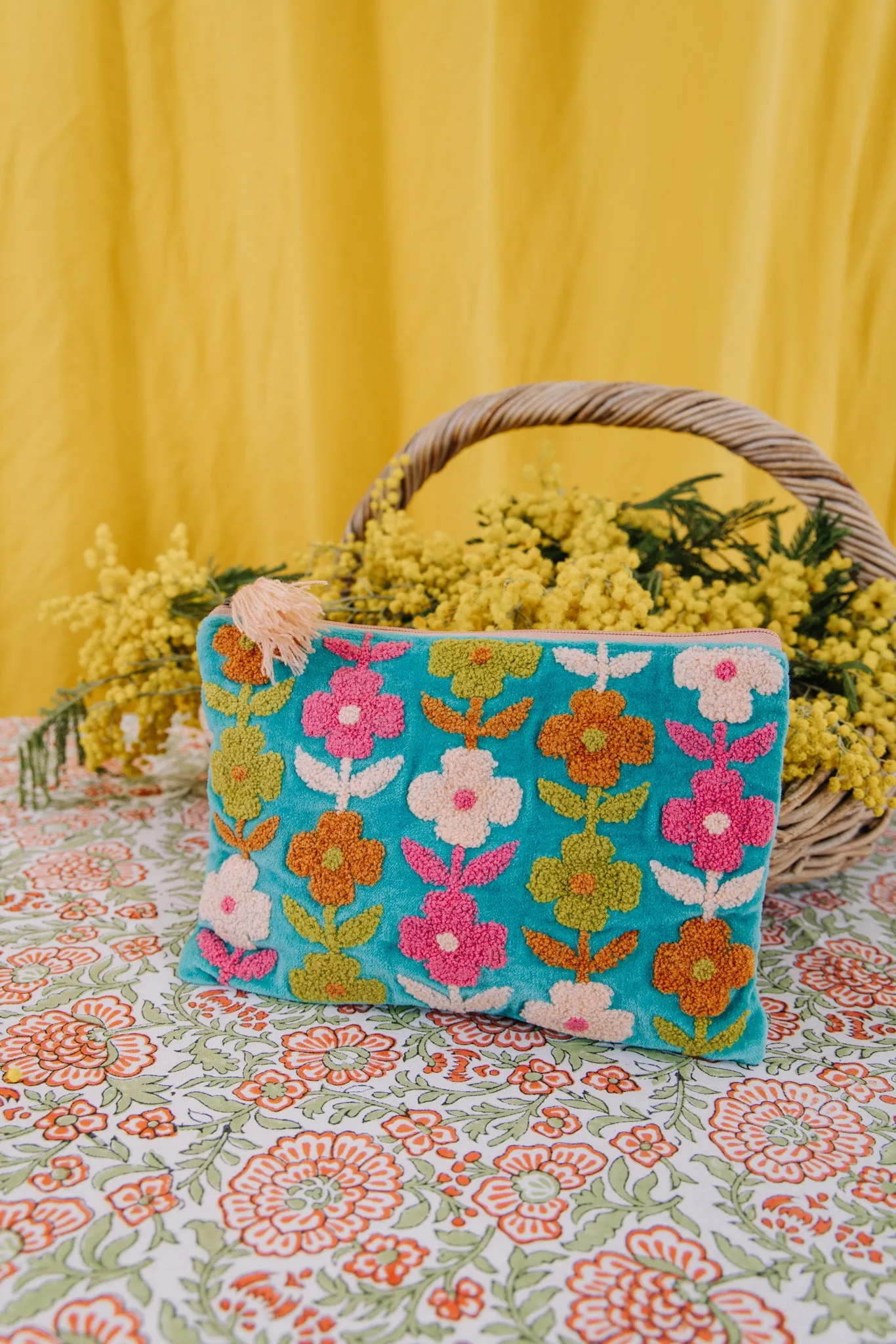 Rambling Flower Pouch -Aqua