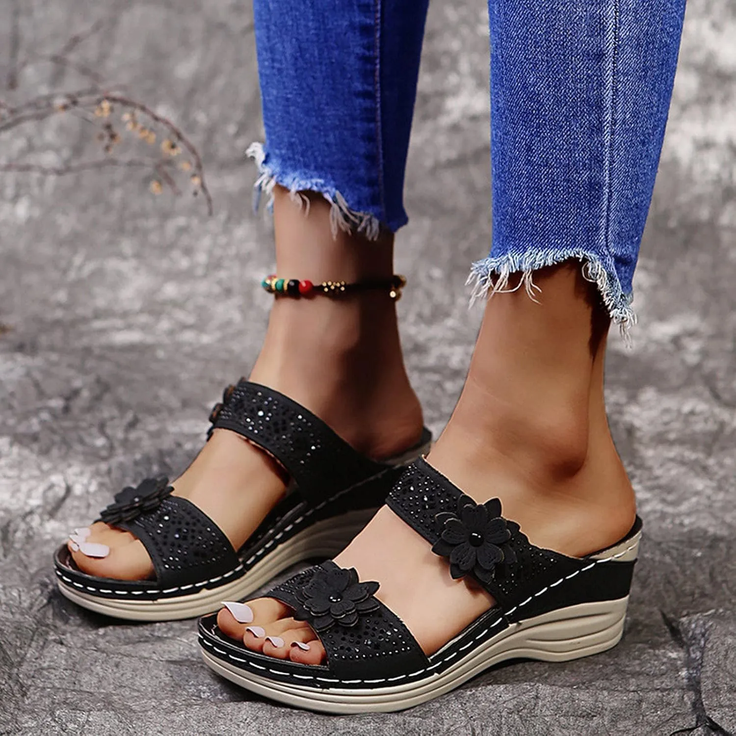 Sandals for Women Arch Support Summer Shoes Slip on Flat Womens Casual Beach Sandal