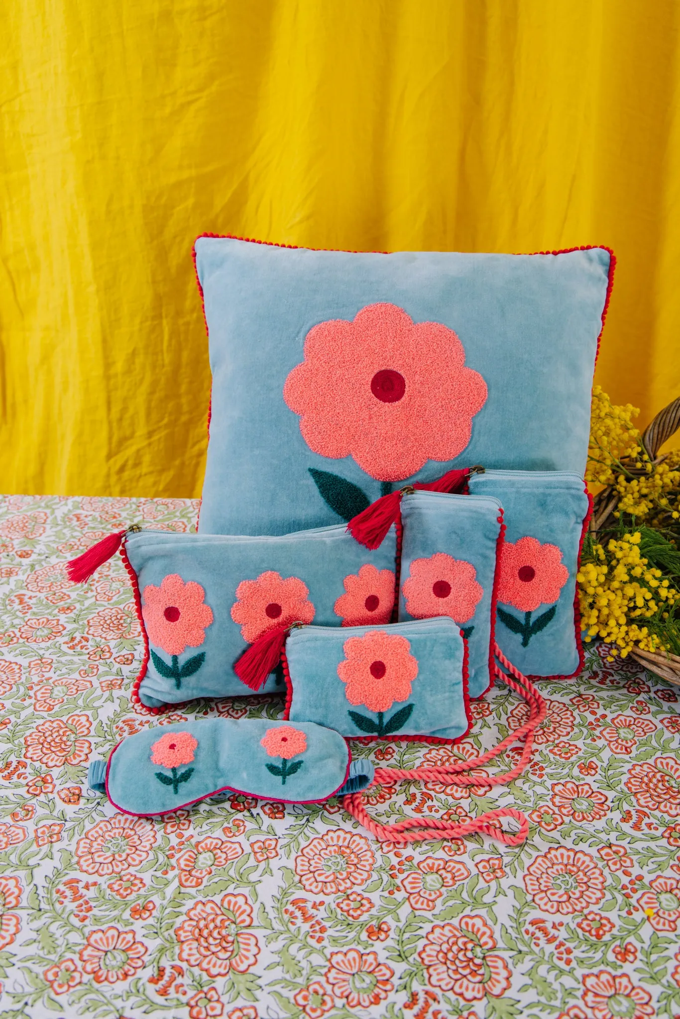 Velvet Single Flower Pouch in Aqua & Pink