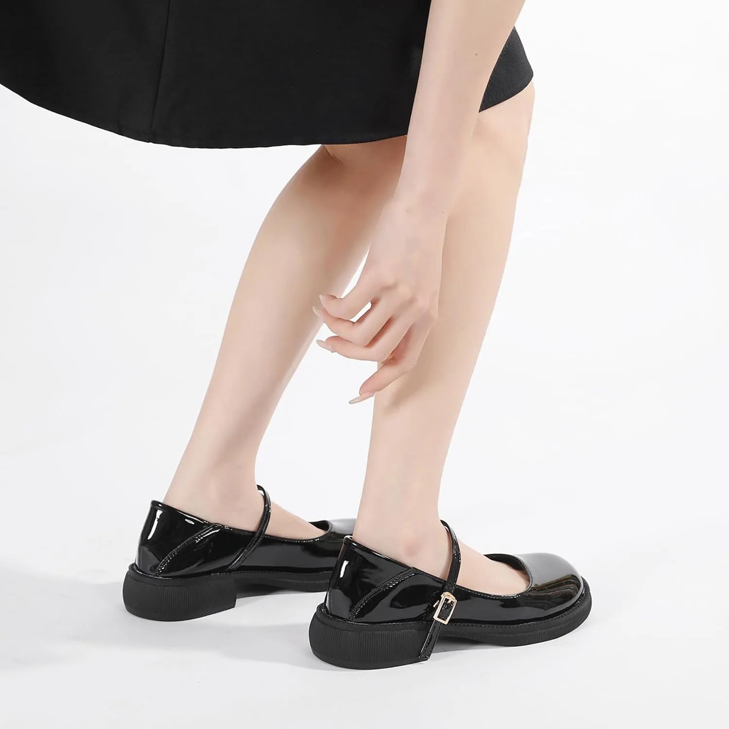 Women's Patent Leather Mary Janes Comfort Round Toe Adjustable Ankle Strap Anti-Slip Platform Low Heel Chunky Pumps Oxford Dress Shoes Suitable for School Uniform Busine